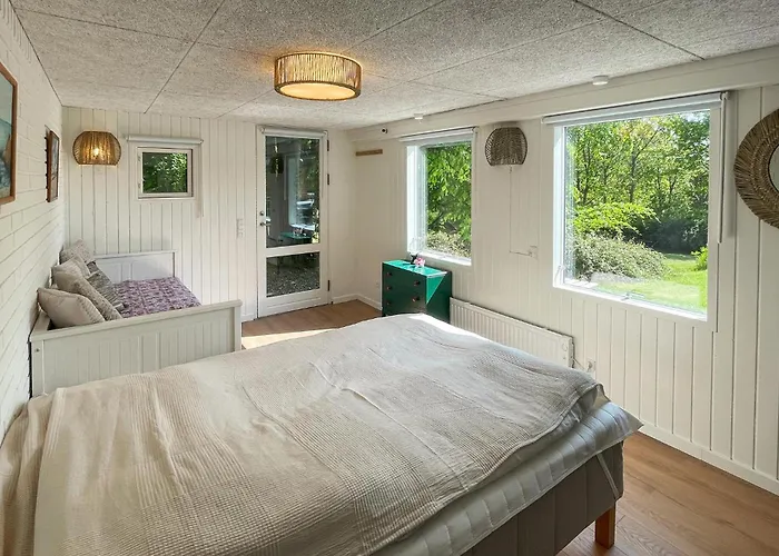 3 Bedroom Amazing Home In Farevejle